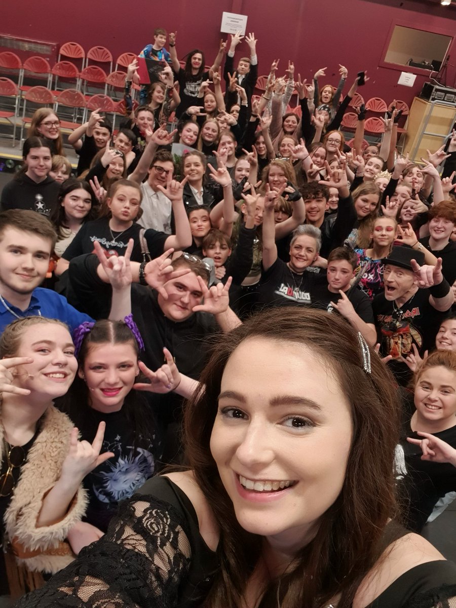 FHSEXPRESSIVE's tweet photo. Closing night with a standing ovation!! ✨️ Thank you Flint, we have rocked you 🎸🎹🤟 #Flintwillrockyou https://t.co/CSGyKoHwTs