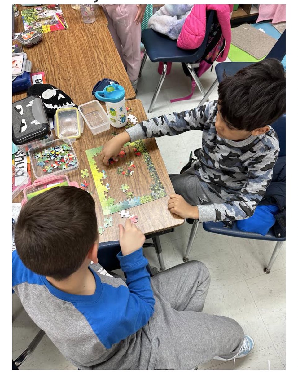 StadleyRough's tweet image. 😮🫢 What an accomplishment! 100 piece puzzles 🧩 for the 100th Day! #100thdayofschool #STRsecondgrade