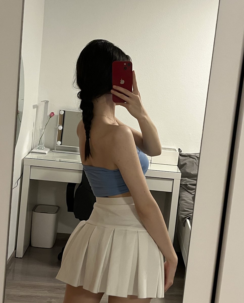 BellaHalder's tweet photo. Front or back?🍒 #onlyfans_girl #onlyfanspromo #onlyfansgirl https://t.co/jQ9in7qxE1