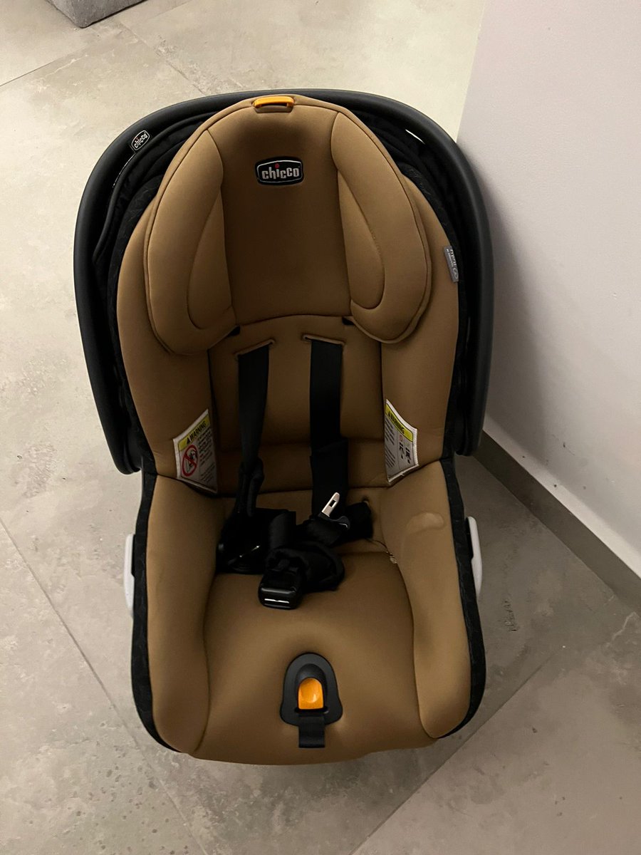 kriziasofia's tweet image. Se vende silla de bebe para carro marca Chicco. Solo 5 meses de uso