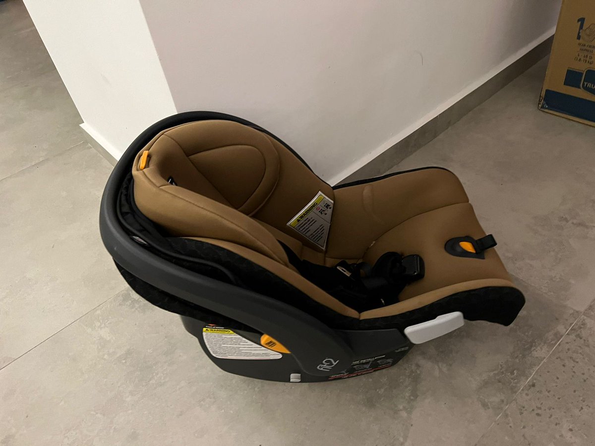 kriziasofia's tweet image. Se vende silla de bebe para carro marca Chicco. Solo 5 meses de uso