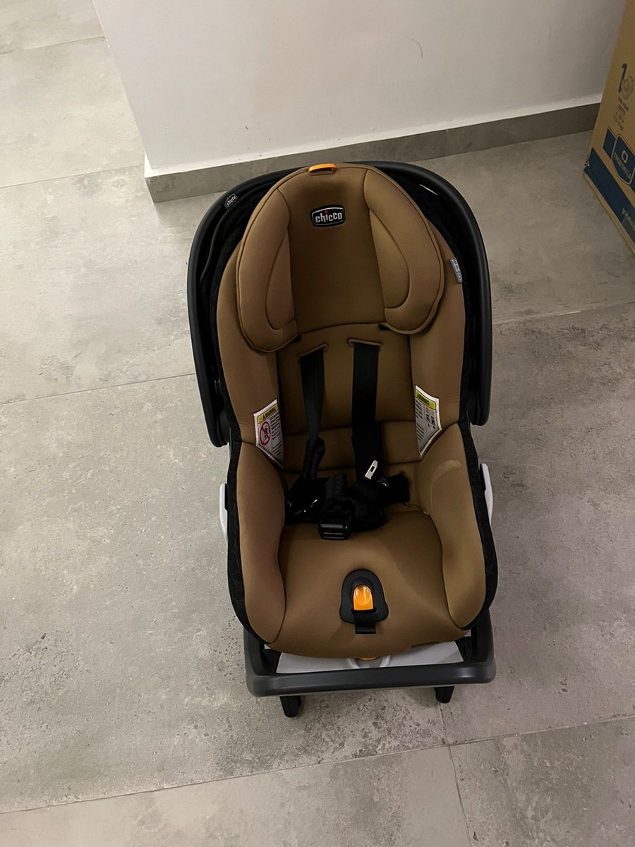 kriziasofia's tweet image. Se vende silla de bebe para carro marca Chicco. Solo 5 meses de uso
