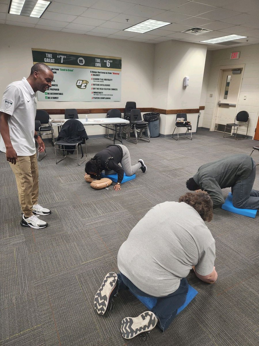 NXTGenGEARUP's tweet photo. CPR/AED training was fun and informative today! #certified @desotoisdeagles @SSS_DeSotoISD @Desotosportsmed @DeSotoISDCTE @SSS_DeSotoISD https://t.co/UDgu1TC817