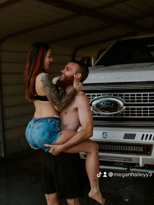 Watch Megan's leaked NSFW photo on TwXstars