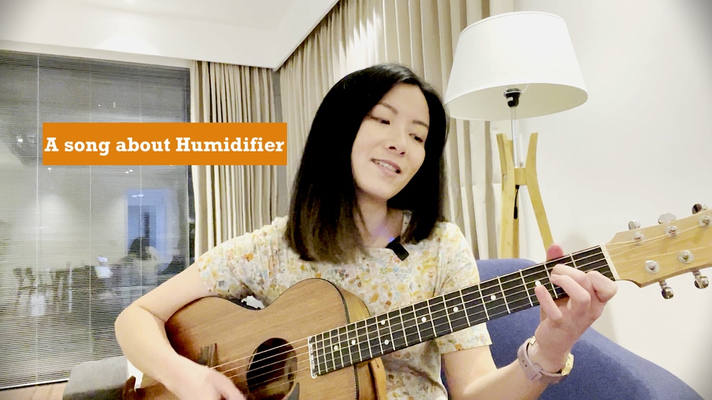 Kim013523's tweet photo. This week's YouTube video is a song I wrote about how humidifier changes my life when I move to China 😅I can probably start writing hilarious songs and doing Flight of Concords type of standup shows someday soon. https://t.co/YLTO9ePbs3

#newvideo #newvideofriday #youtuber https://t.co/lqi2gZA9gh