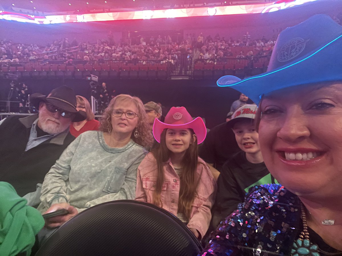 MidwestHarris's tweet photo. #BSLINCOLN tonight! All the way from Mississippi to see you 🤩 https://t.co/Gm92h6QxUj