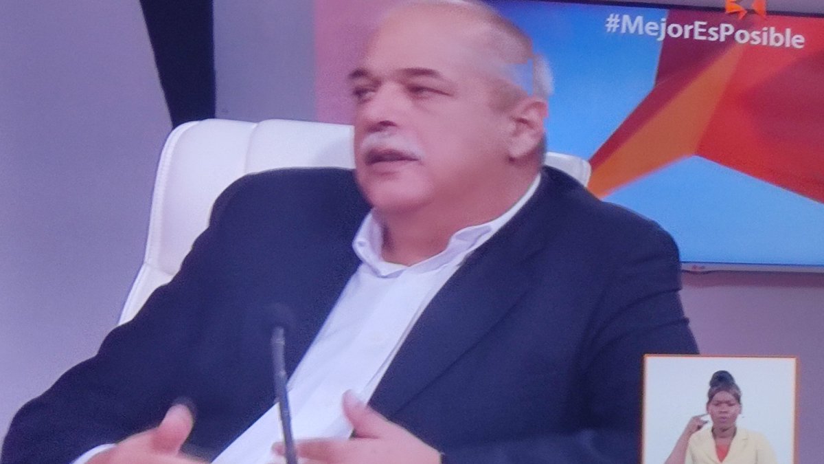 ¿Vieron a <a href="/VicentedelaO2/">Vicente de la O Levy</a> en la Mesa Redonda? No mira un papel, no evade ninguna pregunta. Y responde lo más complejo con lenguaje llano, no burocrático. Información transparente y esperanzadora.