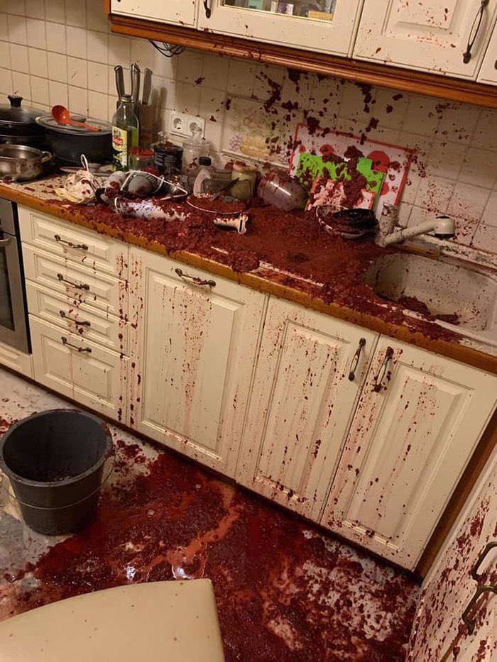 hayxtt's tweet photo. NO MY CRANBERRY SAUCE 😭😭 https://t.co/VbvxBfV8Ea