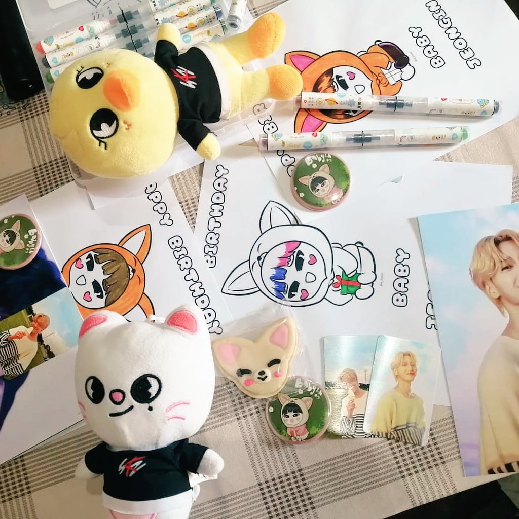 Stay_MTY's tweet photo. 아기 빵 Day 🦊
•02•04•23✨

#straykids #skz #stay #staymty #mty #kpop #picnic #bangchan #leeknow #changbin #hyunjin #han #felix #seungmin #i_n #skzoo #wolfchan #leebit #dwaekki #jiniret #quokka #bbokari #puppym #foxi_ny https://t.co/L72Ex2hKxQ