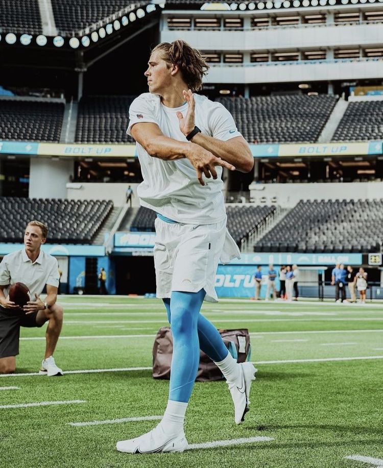 chargerssavior's tweet photo. 𝙹𝚞𝚜𝚝𝚒𝚗 𝙷𝚎𝚛𝚋𝚎𝚛𝚝 

𝐐𝐮𝐚𝐫𝐭𝐞𝐫𝐛𝐚𝐜𝐤 #10 𝐟𝐨𝐫 𝐋𝐨𝐬 𝐀𝐧𝐠𝐞𝐥𝐞𝐬 𝐂𝐡𝐚𝐫𝐠𝐞𝐫𝐬 

2020 𝐑𝐨𝐨𝐤𝐢𝐞 𝐨𝐟 𝐭𝐡𝐞 𝐲𝐞𝐚𝐫 

↻ + ♡ https://t.co/sX5sb9JRbE