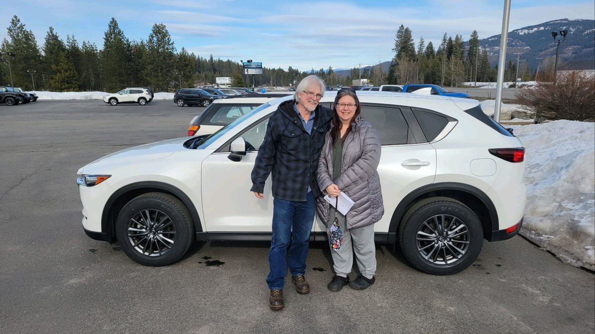 PierceAutoIdaho's tweet photo. Congratulations to Gary and Leslie Dingman of Sandpoint, Idaho on their 2021 Mazda CX-5! Also thank you for choosing Pierce Auto Center. #Mazda #CX5 #Zoomzoom #Community #7B #Bonnercounty https://t.co/ph8DXyxMLM