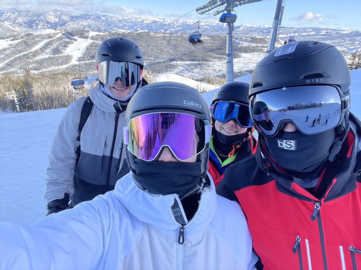 Great last few days skiing with the family and friends @bigskyresort 

Looking forward to the three days of skiing.  Definitely coming back