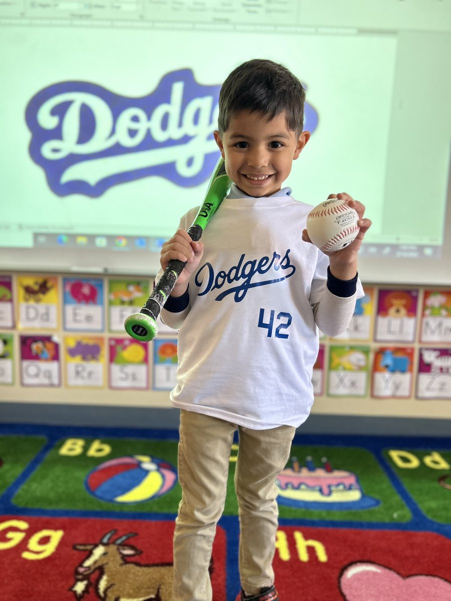 ZReyes_PDN's tweet photo. We are all Jackie Robinson ♥️ #BlackHistoryMonth #number42 #Dodgers @PDN_Academy @MSmith_PDNFAA @lwaters_PDN https://t.co/CBXR792lEB