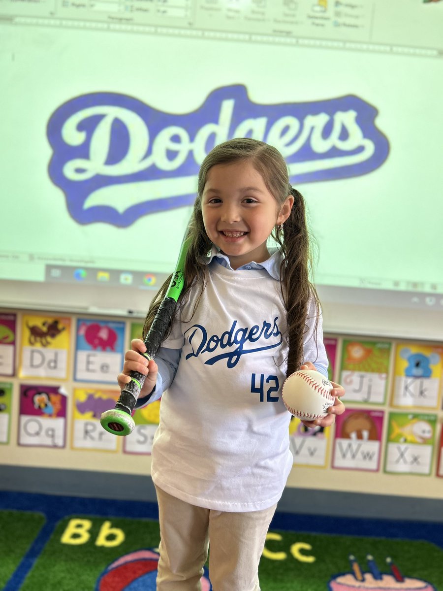 ZReyes_PDN's tweet photo. We are all Jackie Robinson ♥️ #BlackHistoryMonth #number42 #Dodgers @PDN_Academy @MSmith_PDNFAA @lwaters_PDN https://t.co/CBXR792lEB