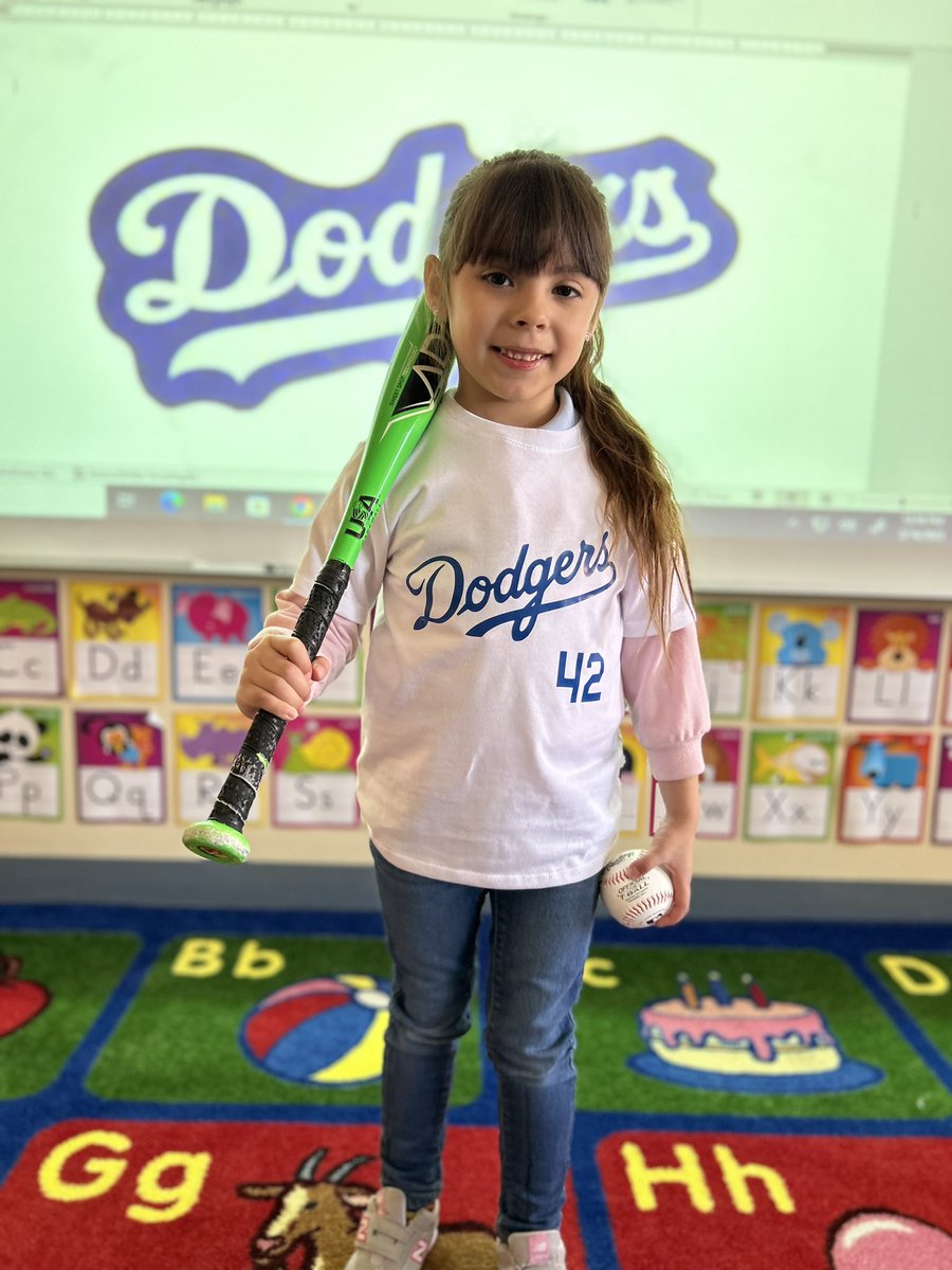 ZReyes_PDN's tweet photo. We are all Jackie Robinson ♥️ #BlackHistoryMonth #number42 #Dodgers @PDN_Academy @MSmith_PDNFAA @lwaters_PDN https://t.co/CBXR792lEB