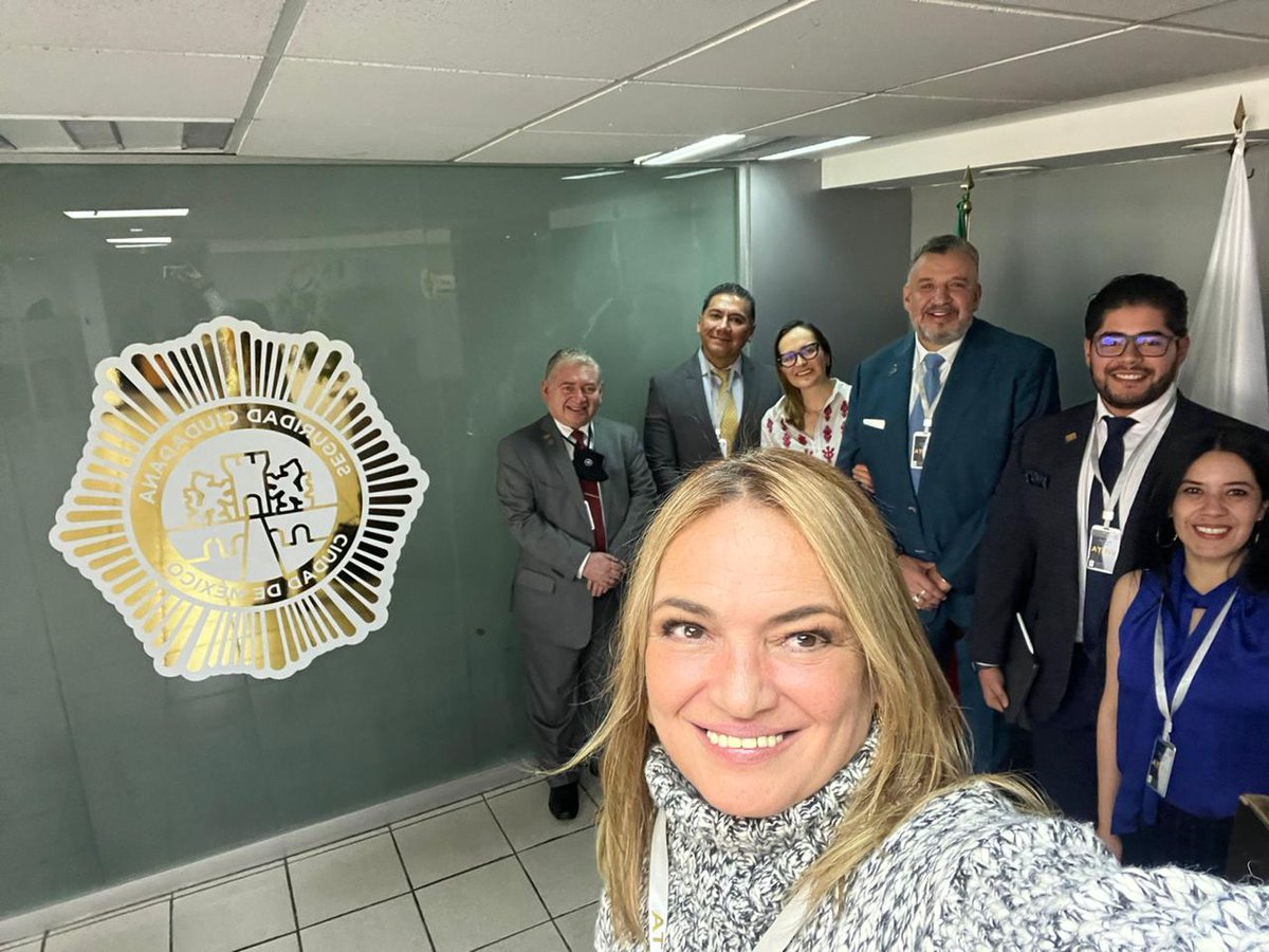 AMESP_oficial's tweet photo. Participan por #AMESP: Mtra. Ileana Rossell Secretaria, Lic. Marcela Vera de @JVPSecurityMx Lic. Arturo Carrasco de #Bytek, Mtro. Herve J. Hurtado @consermexseg y Pdte. de la Comisión de Inteligencia Corporativa, Lic. Ricardo Fiesco #GrupoFiar, Lic. @vtorreslanda Dir. General. https://t.co/fHvwloyh2K
