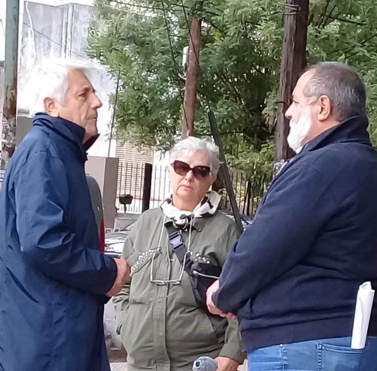 cvargaseguinoa's tweet image. Salimos a la calle para pedirle a los vecinos que nos acompañen en el desafío que viene.
Vamos a darle a #Quilmes una alternativa liberal, republicana y honesta de la mano de @PatoBullrich 
@juancurutchet @marusotolano @proargentina @proarquilmes @ProQuilmes1 @Ap_Republicana