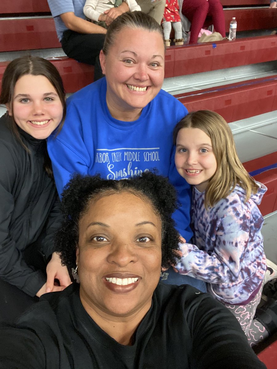 Hanging with these cuties and cheering on <a href="/LadyHawksSquad/">Lady Hawks 🏀 24-25</a>! <a href="/Hebron_HS/">Hebron High School</a> <a href="/vhurst12/">Vannessa Hurst Richardson</a> #HPND