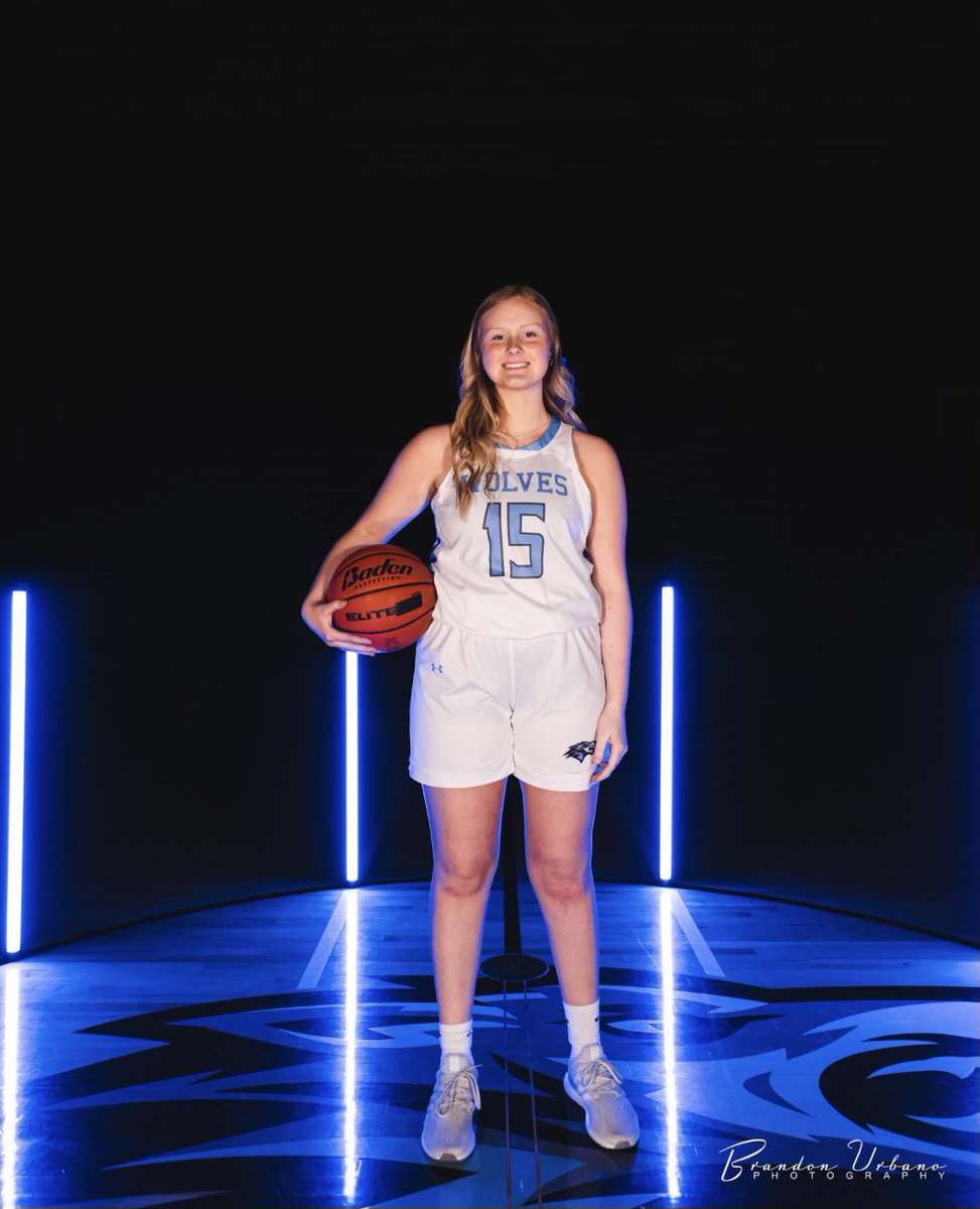 🚨 #15 Senior Hannah Nadgwick🚨 

College Plans: Kansas State University
Major: accounting
Favorite basketball memory: winning state for the first time
Fav restaurant : Chipotle 
Fav TV show: Scandal