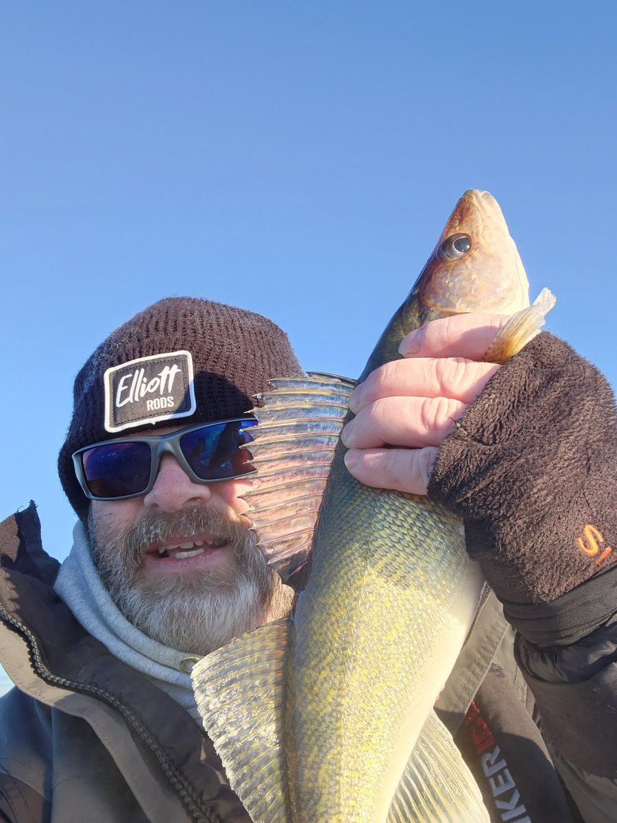 jfk6791's tweet photo. Another great day on Oahe!! #ElliottFishingRods #Engelcoolers #Vexilar #Amphibiaeyegear https://t.co/1R2Aujl6j1