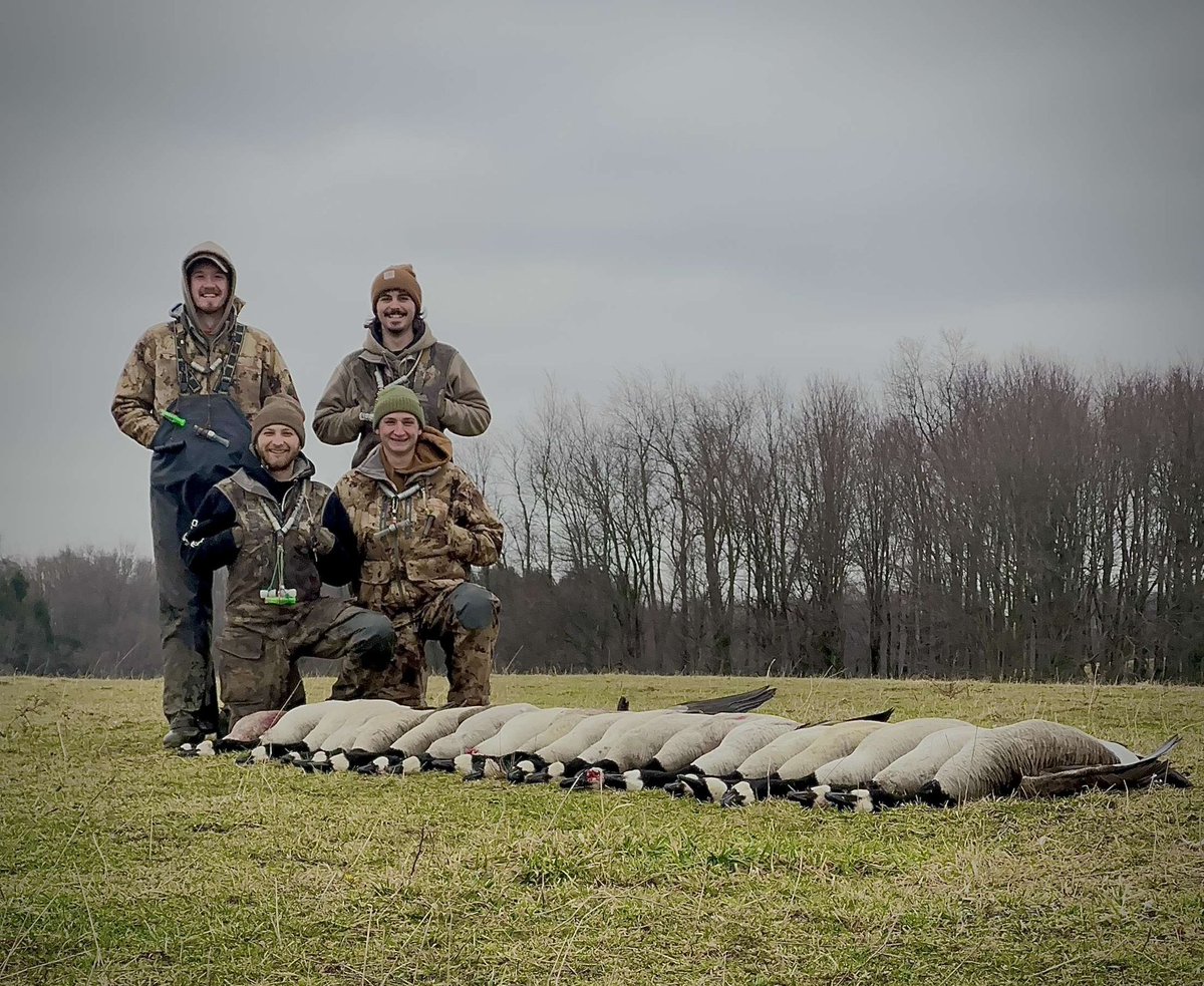 paboyzoutdoors1's tweet photo. These boys sure can hunt some honkers! The @fowlpounders and staffer @grantphelan_19 and another awesome hunt a few days ago!
#waterfowl #goosehunting #geese #honkers #fowl #migrators #lateseason #paboyz #paboyzoutdoors #whatgetsyououtdoors https://t.co/fkoPqmKcJy