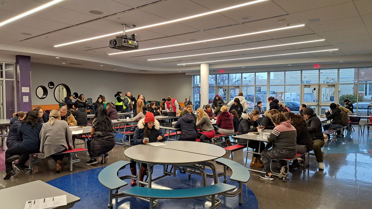 lagosherlock's tweet image. Student Leaders learned how to help our parents retrieve their passwords, create accounts, and log onto PowerSchool to check students’ grades today during Sherlock Coffee. Kudos to our students for patiently passing on these tech skills #nextgenleaders #winwin