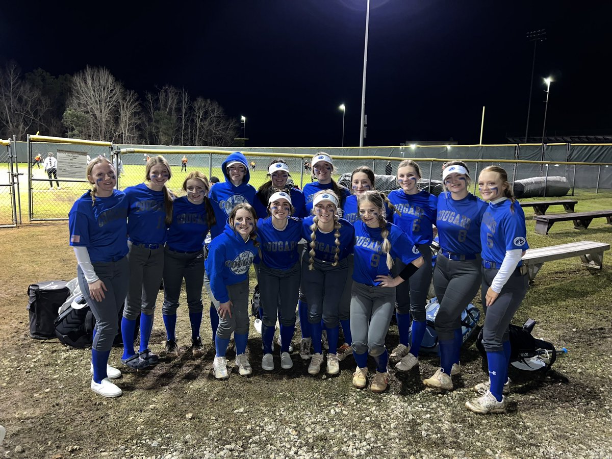BunaSoftball's tweet photo. HUGE win tonight for the Lady Cougars 9-4 over Tarkington!!! All the hard work is paying off! 

Back at it tomorrow evening
4:20 vs. Westbrook
7:40 vs. Silsbee 
 
Come out and support your Lady Cougars!!!💙🥎🤍
@bunahsathletics @DrTiffanySpicer @Buna_ISD https://t.co/XH26wohlNr