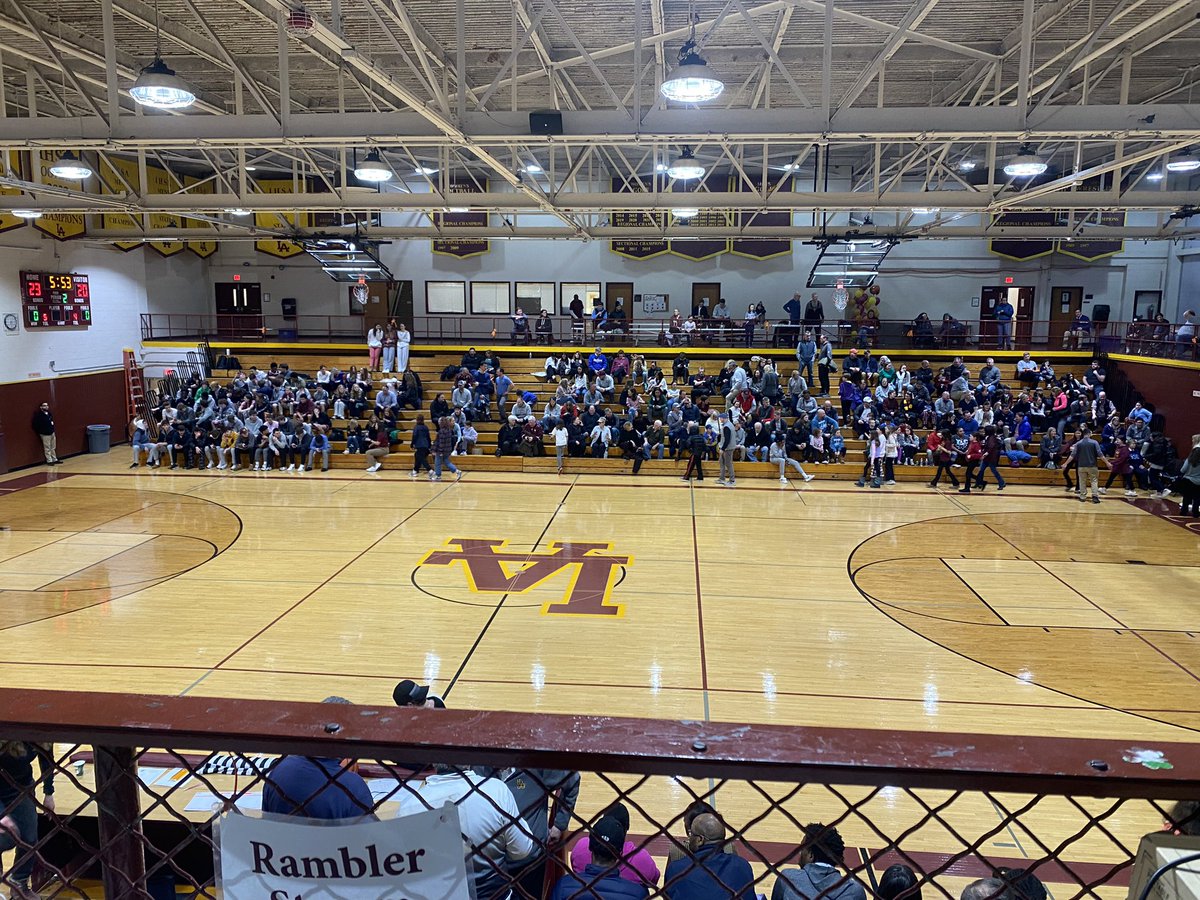 RamblerStream's tweet photo. HALF: @LAGirlsHoops leads  23-20! Tune in: https://t.co/CxIIkkt8So https://t.co/0txSOVxTjg