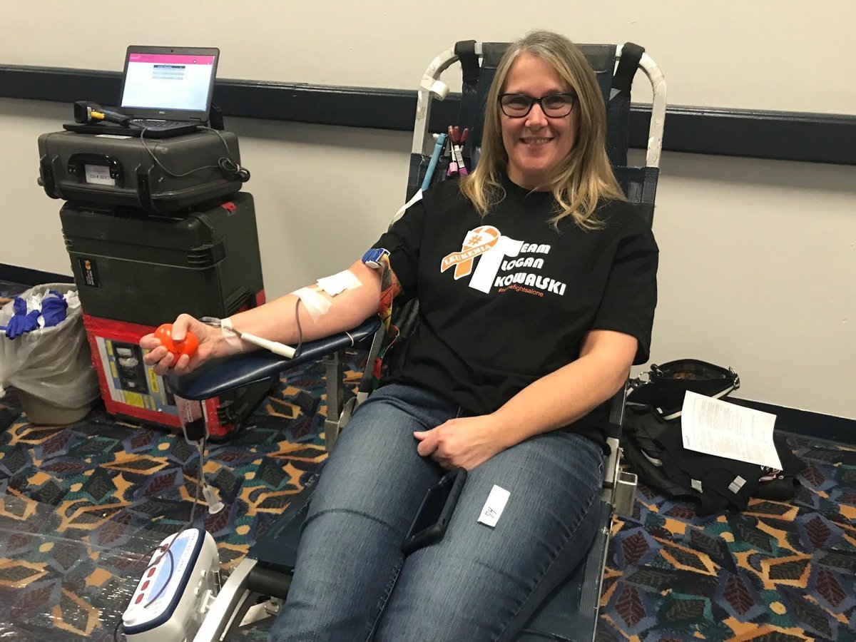Jenjor7's tweet photo. My family and I donate blood in order to help those in need! Everyone should consider donating blood - it can save up to three lives per donation! @MedievalTimes #ChivalryInAction https://t.co/ZIWyUnchCp