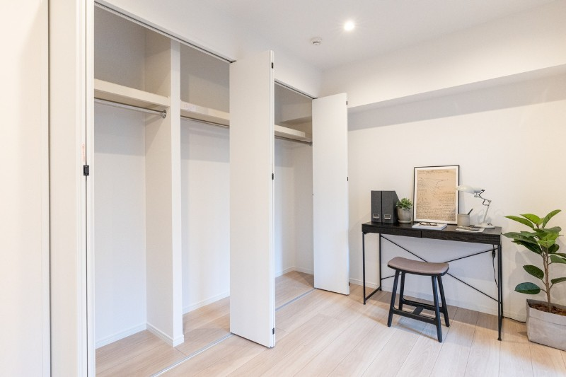 JpnRealtySTARTS's tweet photo. South-facing 2BR 6min to #Morishita, #Koto ward #Tokyo
Price: JPY39.9M ≒ USD296K ≒ EUR278K
Structure: Steel-framed RCS
Built: May 1979
Size: 51.75sqm / 557.03sf
#vintage #realestate #property #petfriendly #dishwasher #TokyoMetro #ToeiLine #Japan #sale
https://t.co/9Kr12Cjg1U https://t.co/cforw9Lrip