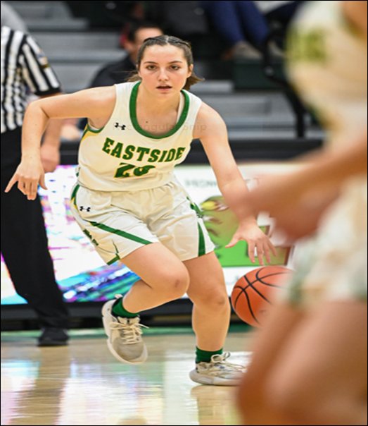 LortieMike's tweet image. Congratulations to Grace Kreischer and Paige Traxler voted NECC All-Conference and Sydnee Kessler for being NECC Honerable Mention. Well deserved to all of them.  I am very proud of these young ladies, Go Green⚡️⚡️⚡️