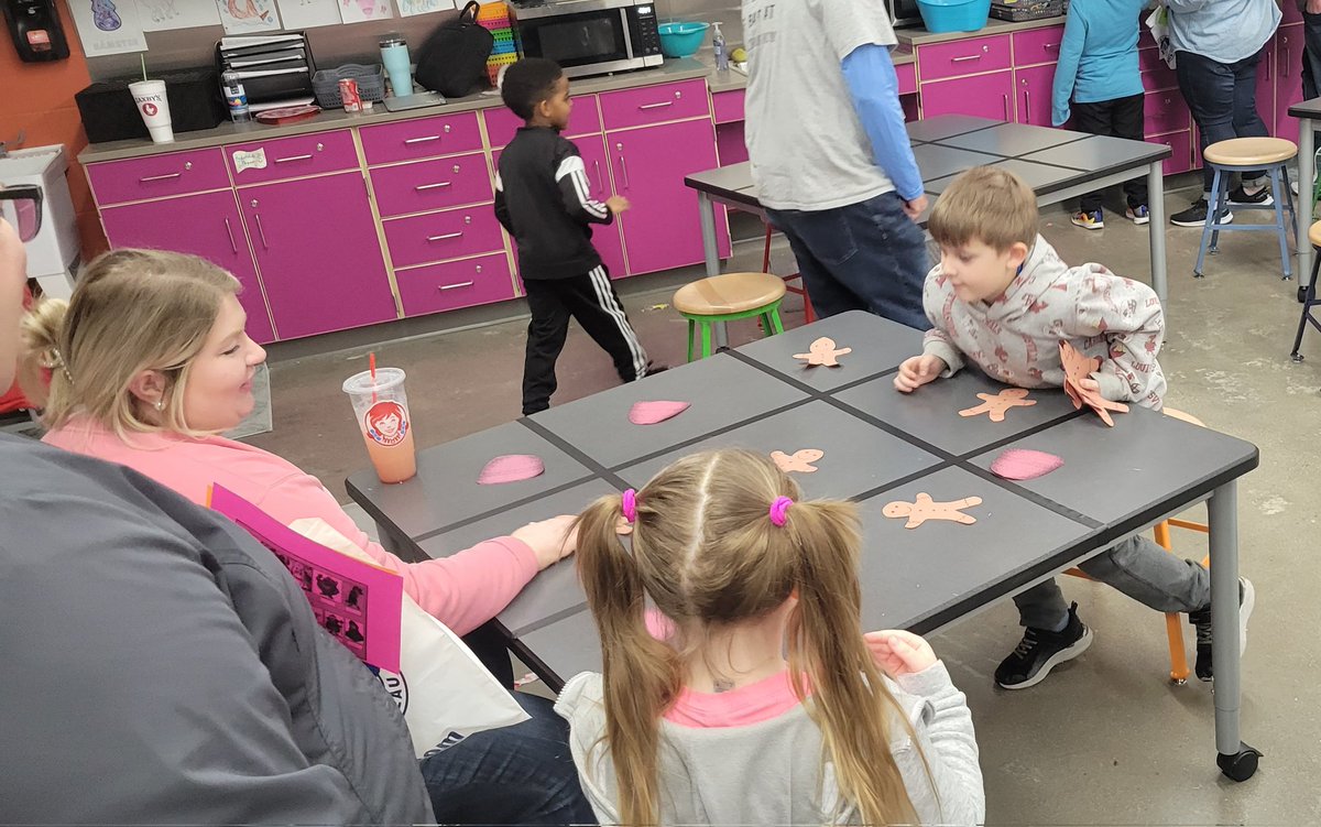 KellyHudsonSCHS's tweet photo. Another successful annual Candyland event - we love when families come to learn &amp; play!  🍭🍬🍫 @mcmspartans @MCM_Principal @MCMSAP @MCM_MiddleAP @McdanielCarrie @StephanieLogs15 https://t.co/nBTOpJNqEA