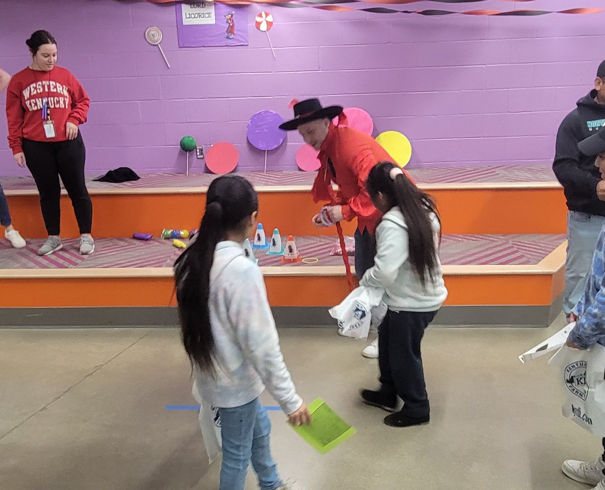 Another successful annual Candyland event - we love when families come to learn &amp; play!  🍭🍬🍫 <a href="/mcmspartans/">@MCMSpartans</a> <a href="/MCM_Principal/">Donna Jones Hocker</a> <a href="/MCMSAP/">Megan Tillery</a> @MCM_MiddleAP <a href="/McdanielCarrie/">Carrie McDaniel, NBCT</a> @StephanieLogs15