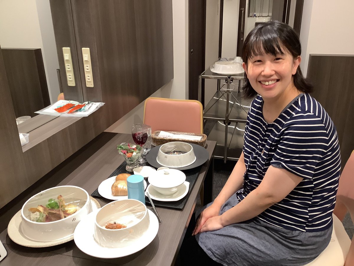 misaoladies's tweet photo. おはようございます。

岐阜市、晴れです☀️

みさおのご飯、非常に好評です！

ディナーの様子を撮らせていただきました。
ゆっくりお召し上がりくださいね🍽

＃企業公式が毎朝地元の天気を言い合う #岐阜 #岐阜市 #岐阜県 #産婦人科 #病院 #ディナー #ごはん #ママ #入院 #入院中 #dinner  #hospital https://t.co/saEvNdvGjm