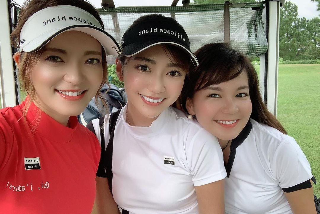 taylordemis2's tweet photo. 美女3人のゴルフ旅行です。 https://t.co/OGoTL7qyE8