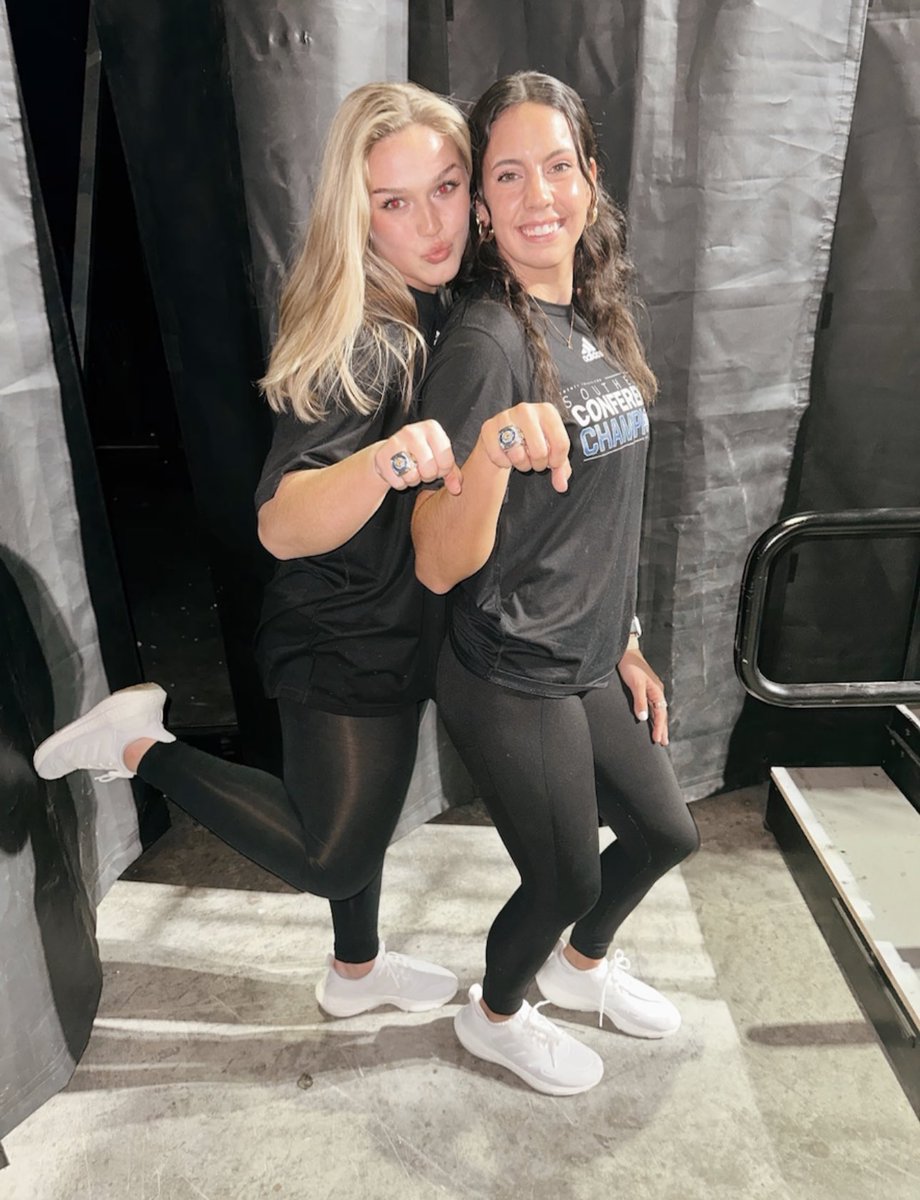Alyssa Lavdis tweet media