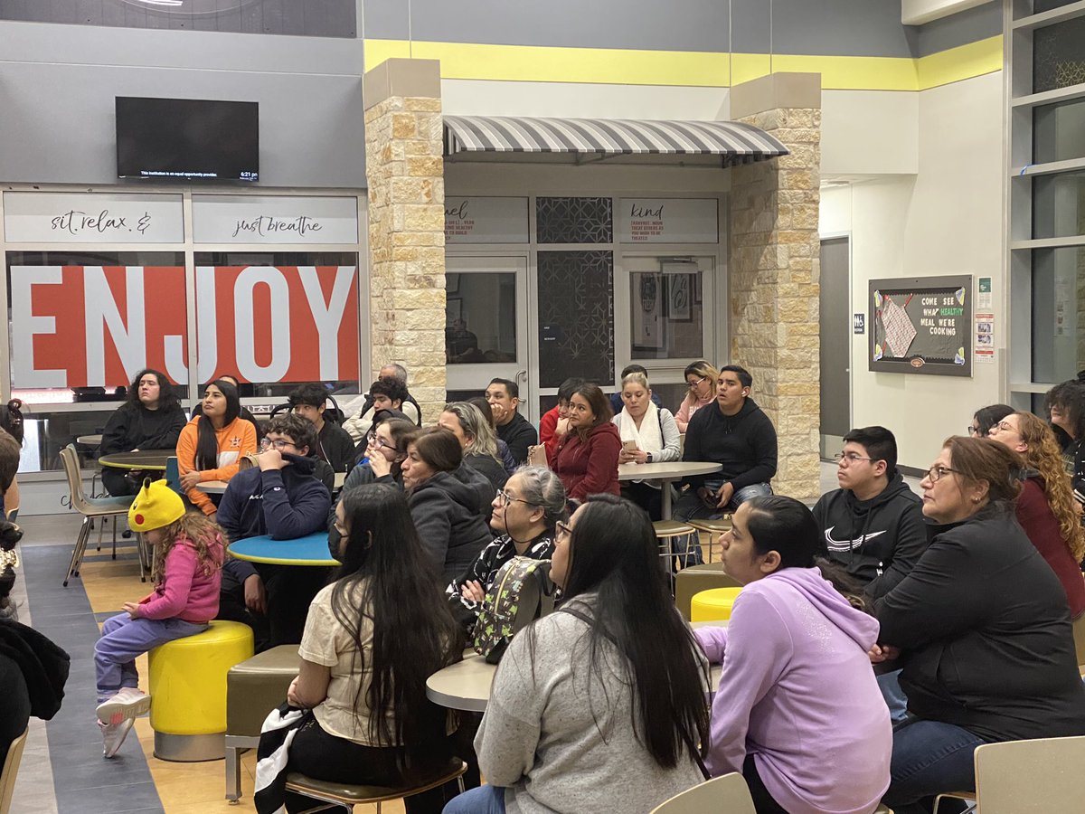 AvalosPTECH's tweet photo. #ClassOf2027 Cybersecurity and Computer Networking Pathway students joined us tonight to #CommitToComplete! ππ #EveryStudentAPath #EveryPathADestiny #FutureFreshmen #Phoenix https://t.co/gVsgEqRGiT