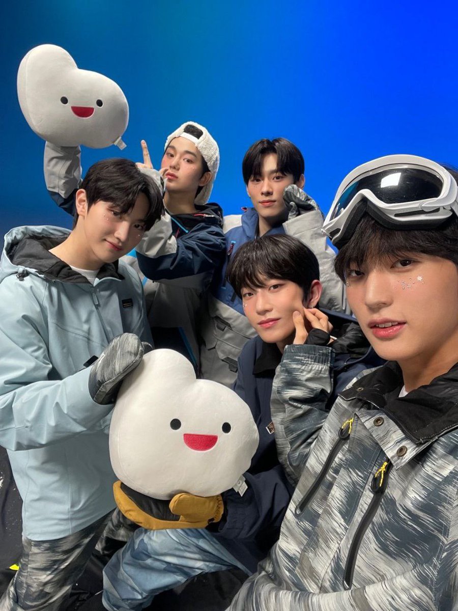 kyjunw's tweet image. wts taehun blip bop rm40 #pasartnx