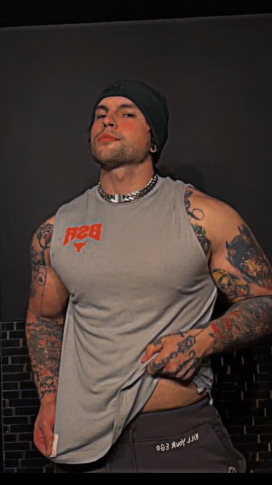 Shirts are overrated https://t.co/y7zjE4noFx