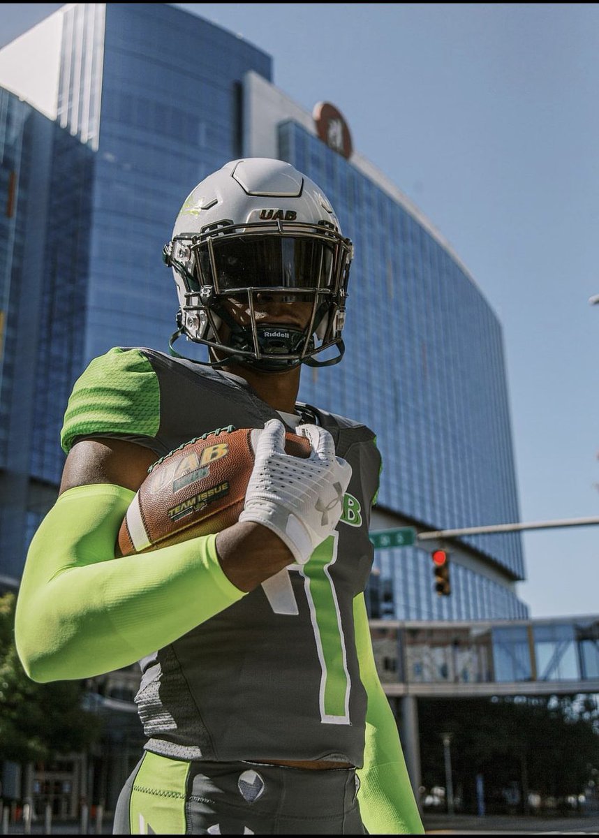 Blessed to receive my first offer from the University of UAB💚🖤!! <a href="/KennethGilstrap/">Kenneth Gilstrap II.</a> <a href="/Coach_Allen5/">Coach Allen Ed.S</a> <a href="/CoachDawsey_2/">Kelly Dawsey, Ed.S</a>