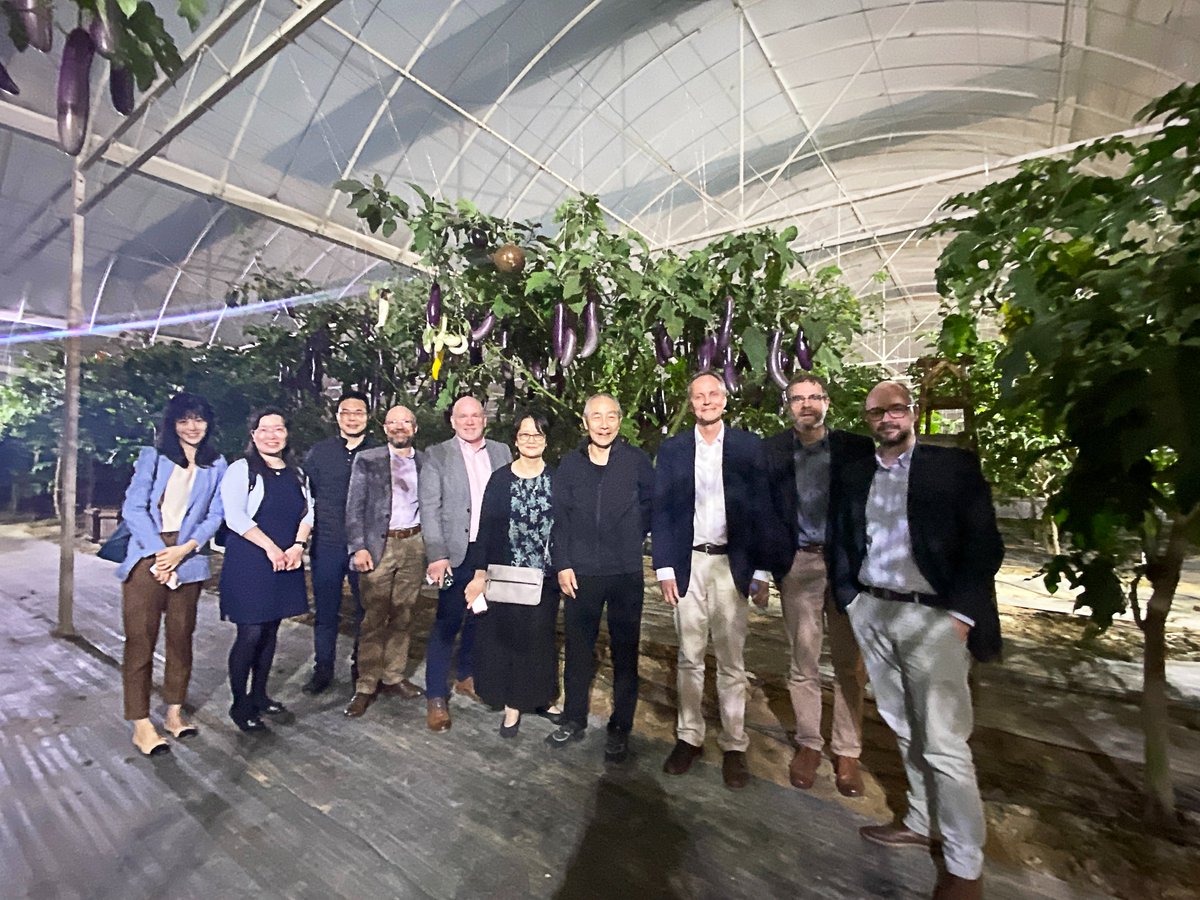 BGI Group (@thebgigroup) on Twitter photo We were pleased to welcome the delegation led by Prof. Tao Dong, director of <a href="/CAMS_COI_Ox/">CAMS Oxford Institute</a>, and Mr. Darren Nash, associated head of <a href="/NDMOxford/">Nuffield Department of Medicine</a> from <a href="/UniofOxford/">University of Oxford</a> to visit BGI Group, exchanging views with our Co-founder and Chairman Wang Jian, for a brighter future of cooperation. We were pleased to welcome the delegation led by Prof. Tao Dong, director of <a href="/CAMS_COI_Ox/">CAMS Oxford Institute</a>, and Mr. Darren Nash, associated head of <a href="/NDMOxford/">Nuffield Department of Medicine</a> from <a href="/UniofOxford/">University of Oxford</a> to visit BGI Group, exchanging views with our Co-founder and Chairman Wang Jian, for a brighter future of cooperation.