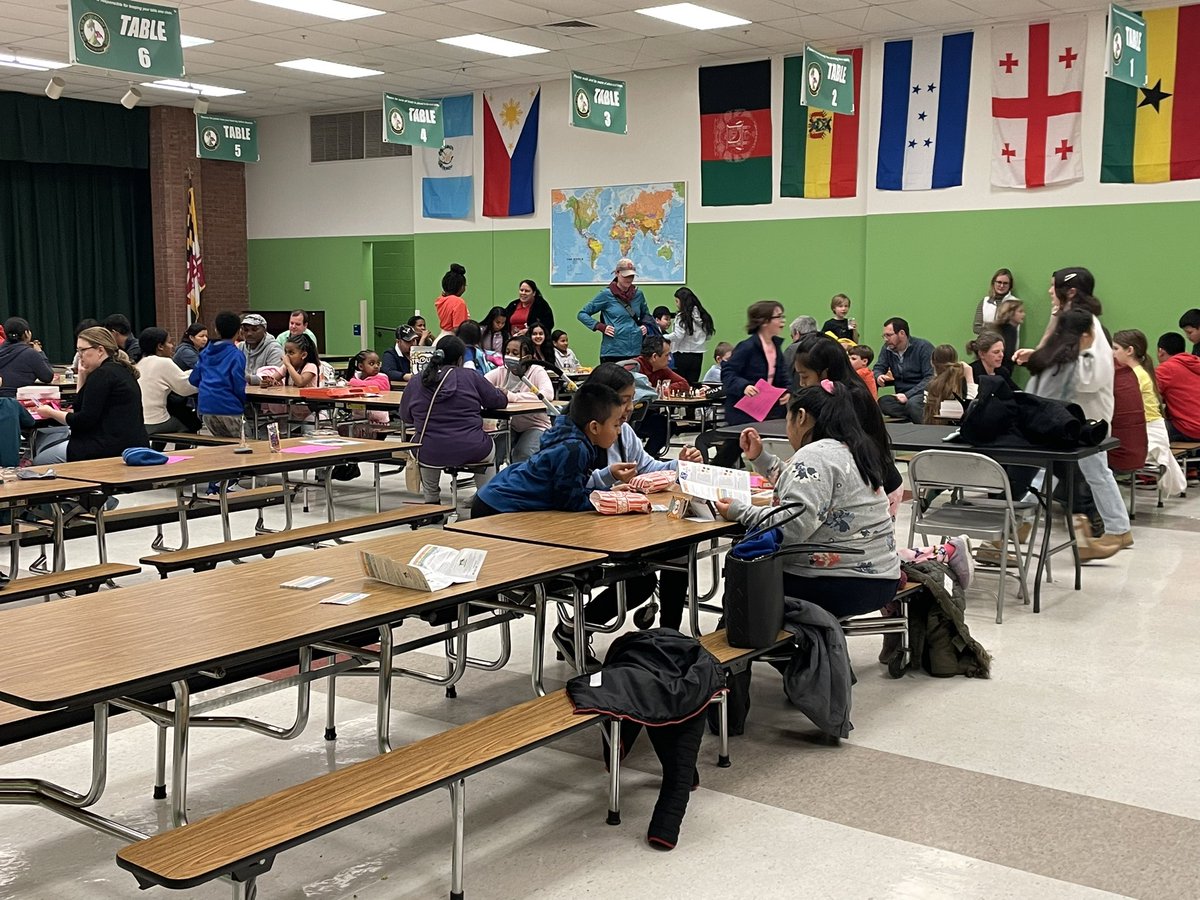 OVESCommunity's tweet image. Here’s a peek at our Family Game Night! 200+ OVES students and family members came to play a variety of fun games tonight &amp;amp; enjoyed fresh popcorn popped by staff and parent volunteers. A HUGE shoutout to our game facilitators who were OVES alumni! #OnceADragonAlwaysADragon 🐉