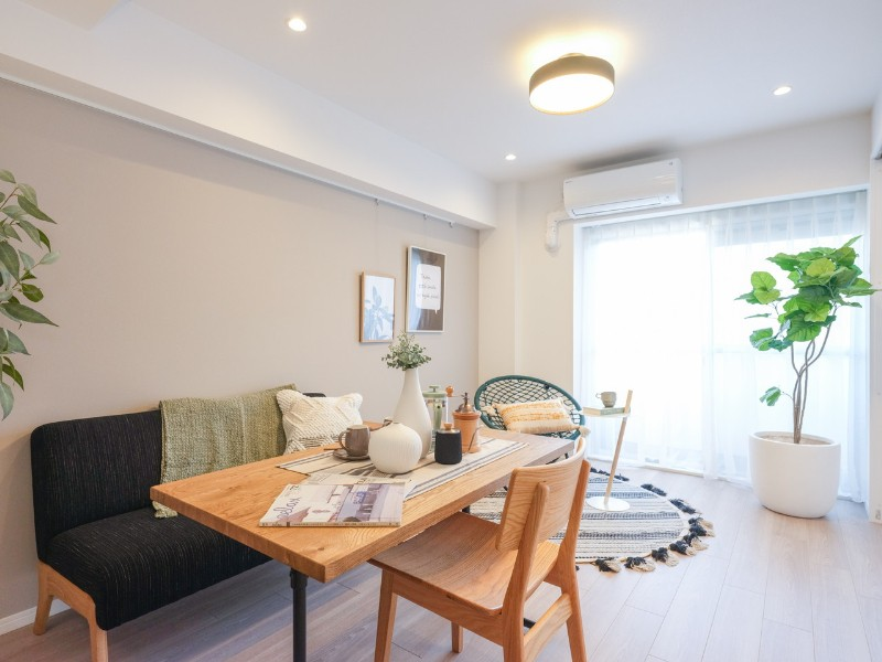JpnRealtySTARTS's tweet photo. Top corner south-facing 2BR, 2min to #MeidaiMae #Setagaya ward.
Price: JPY44.8M ≒ USD332K ≒ EUR312K
Structure: Steel-framed RCS
Built: Jul 1982
Size: 47.43sqm / 510.53sf
#renovation #vintage #property #RealEstate #petfriendly #Tokyo #Japan #sale
https://t.co/9Kr12Cjg1U https://t.co/xD2QiRuDoL