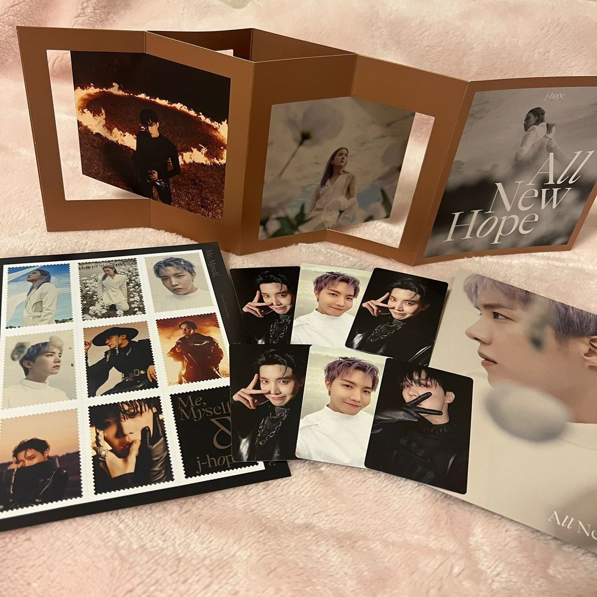 jnfication's tweet photo. — Hilo con algunas fotos del photo-folio de Hoseok

#JHOPE @BTS_twt https://t.co/IVka3K0iqh