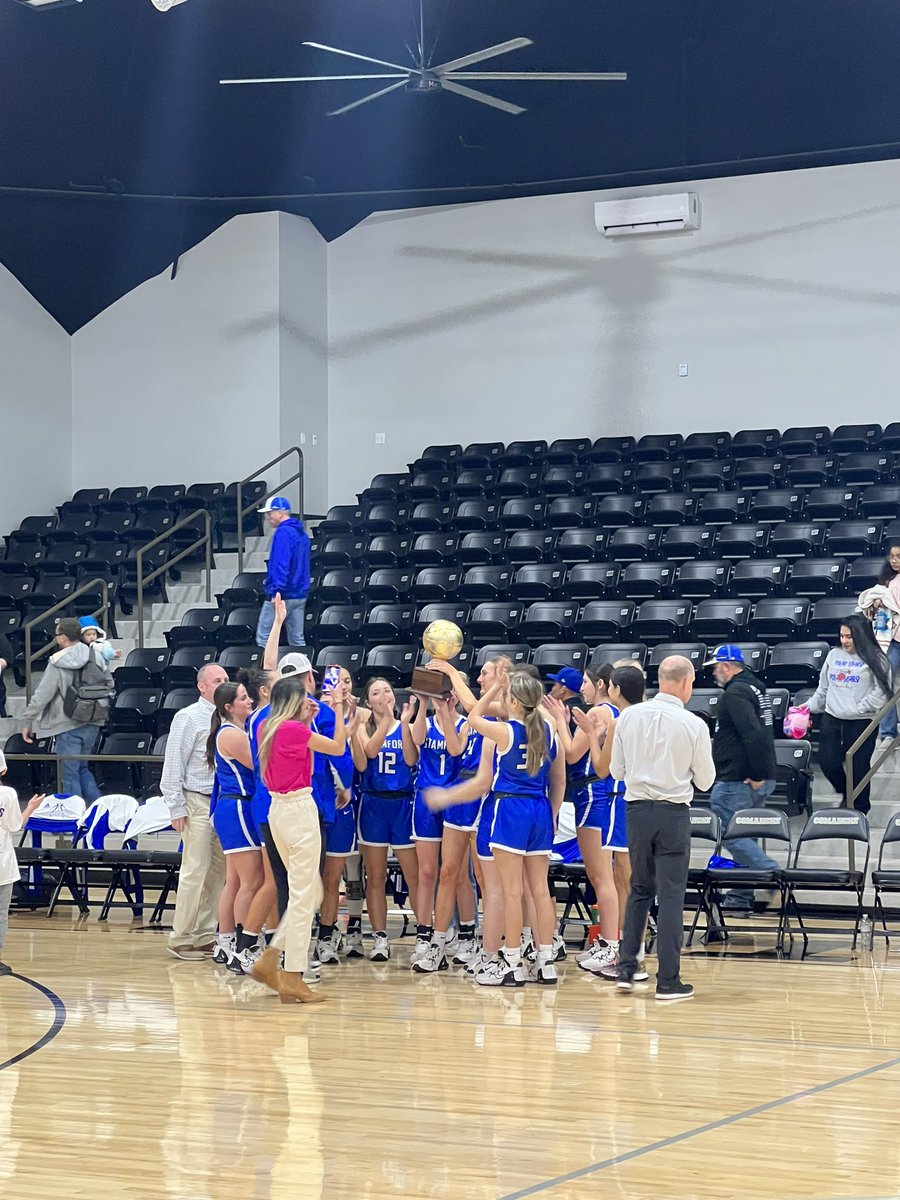 SHStx's tweet image. Lady Bulldogs 🏀 are Area CHAMPIONS 🏆. Beat Frost 44-22‼️ On 2 Rd 3!