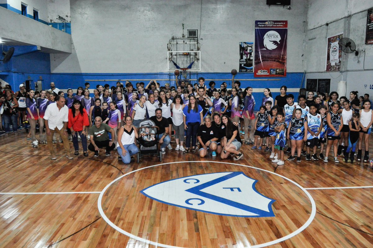 marinalesci's tweet photo. 🤍 El sueño cumplido de uno de nuestros clubes es la alegría de todxs

💪🏻 Cuentan siempre con el @MunicipioLdeZ para seguir trabajando #EnEquipo. https://t.co/S1YdBYbwba