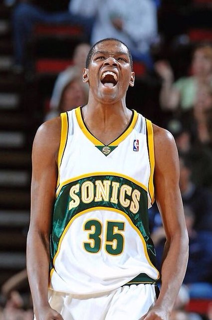 ThatGuyBR4NDON's tweet photo. A 6'9" forward out of Texas, number 35. Kevin Durant! #GoSonics #BringEmBack https://t.co/R95nPkljjJ