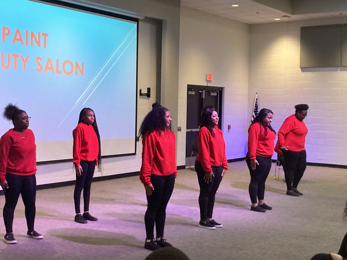 peteypeteradio's tweet photo. Tonight we had a successful #blackhistory program for the city of #muskogee shout out to these kids for showing out professionally, n smashing their 1st step show #mhs #aahc #thegee https://t.co/s5E2uUpye0