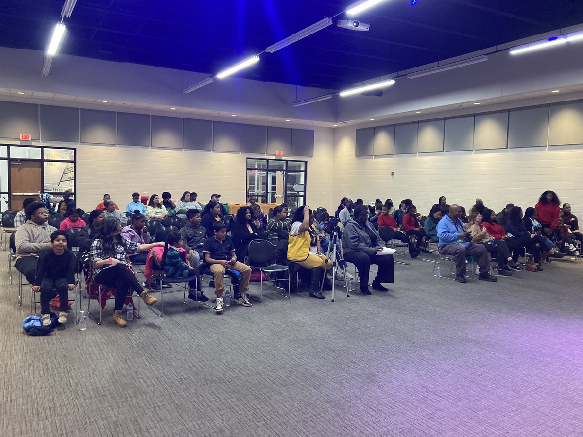 peteypeteradio's tweet photo. Tonight we had a successful #blackhistory program for the city of #muskogee shout out to these kids for showing out professionally, n smashing their 1st step show #mhs #aahc #thegee https://t.co/s5E2uUpye0