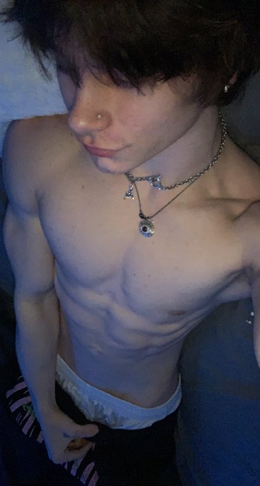join me in bed for a rock hard workout 🥵 https://t.co/NX7R6OfFHS